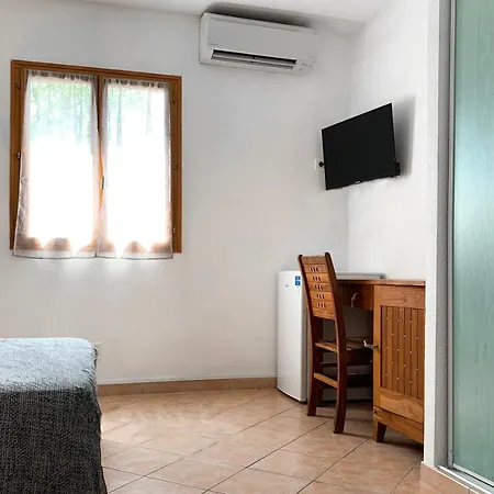 Oda ve Kahvaltı Arghjola