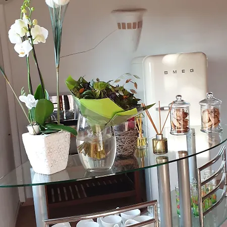 Oda ve Kahvaltı Arghjola 3*