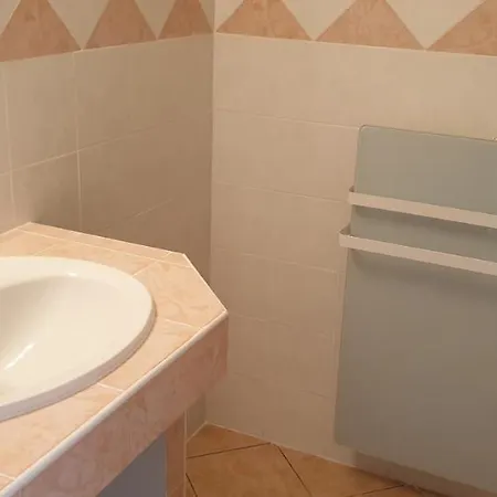 Oda ve Kahvaltı Arghjola