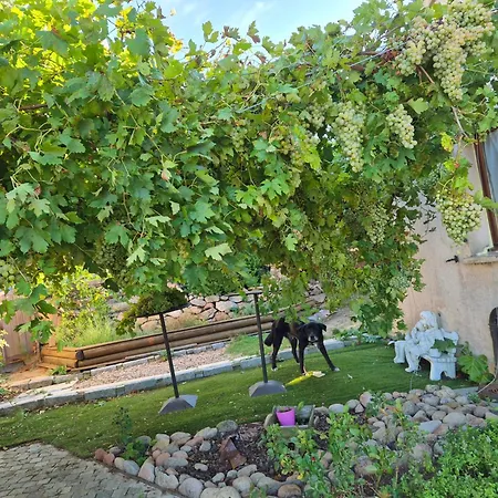 Arghjola Bed and breakfast